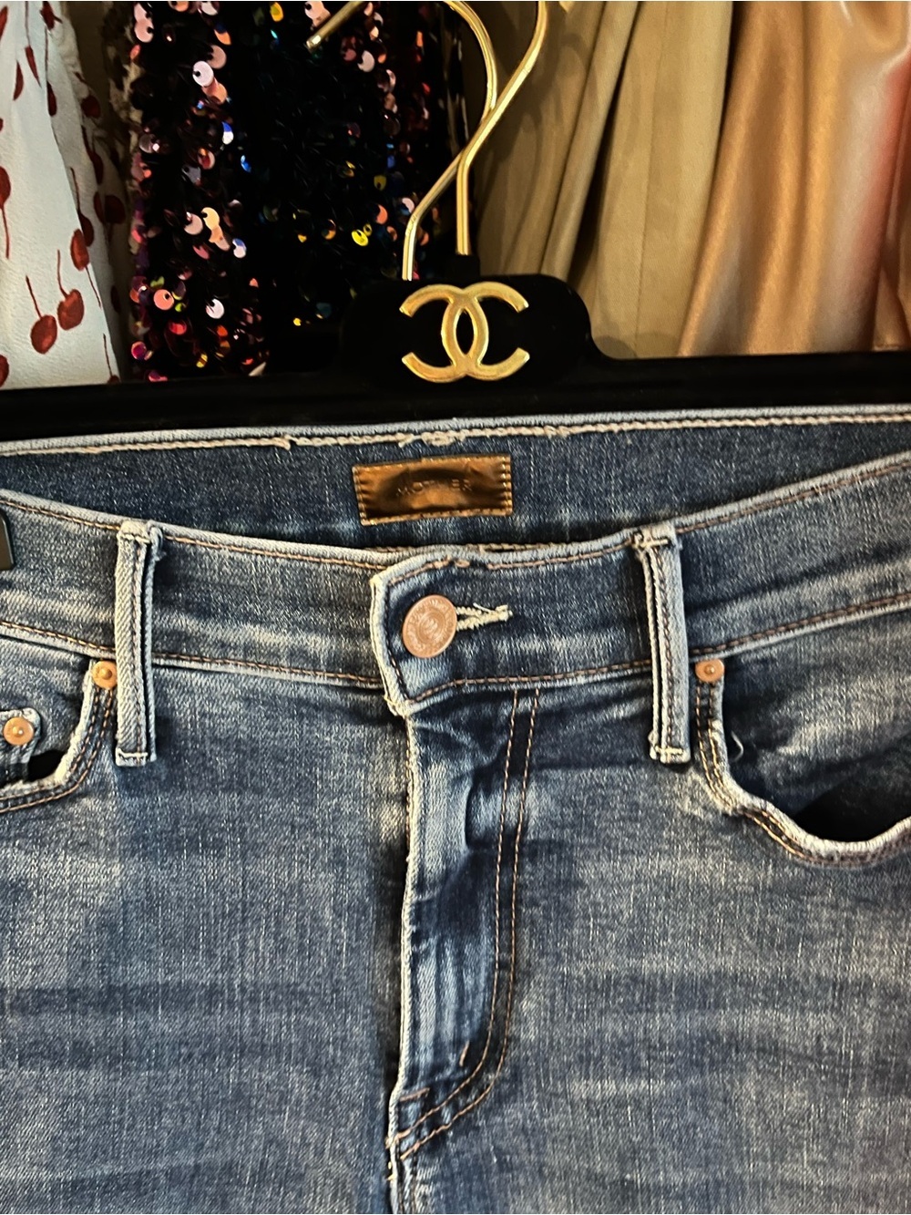 MOTHER JEANS ( THE WEEKENDER FRAY ) size 26 Jeans 💙💙